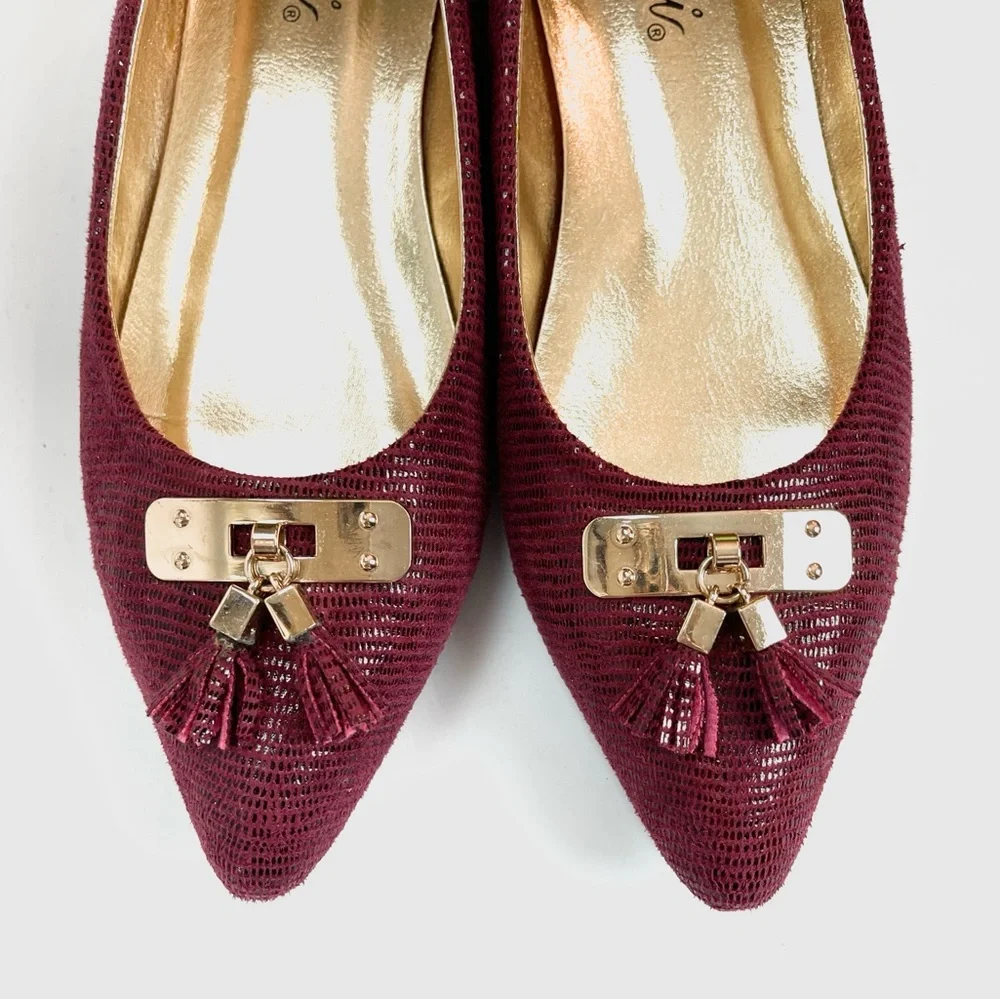 BELLINI PLUM TASSEL ACCENT FLAT